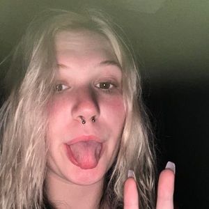 Meet your Posher, Kaya